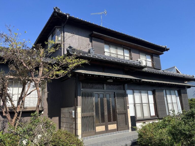 和風の装いはそのままに現代風へアップデート！シックな装いで魅せる和モダン塗装